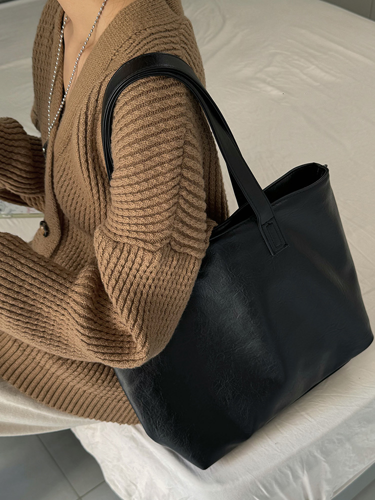 Bolsa de Ombro Feminina Casual - Leatherwork Classes avaliação e preço